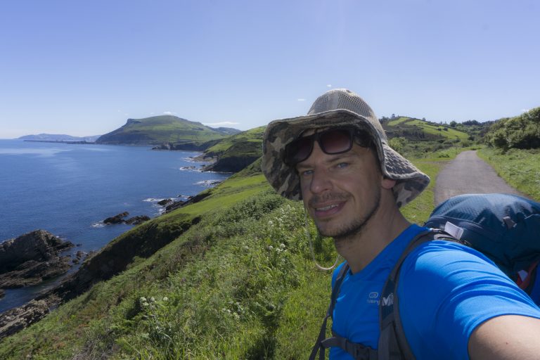 A volte ti sentirai un po' solo. E magari sarai preoccupato perché non saprai dove dormirai. Fa lo stesso, cammina e vai avanti.
